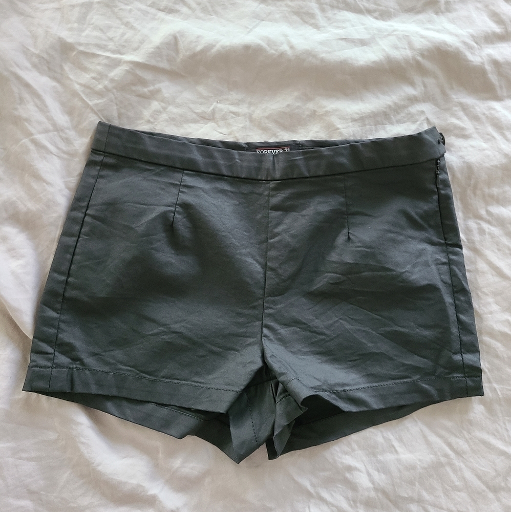 Forever 21 Premium Denim Shorts Size 27